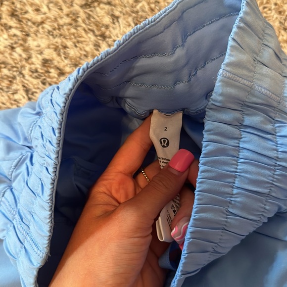 Lululemon - Picture 3 of 3